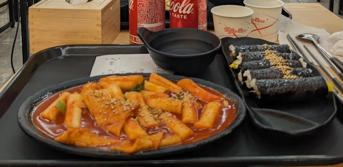 tteokbokki e gimbap